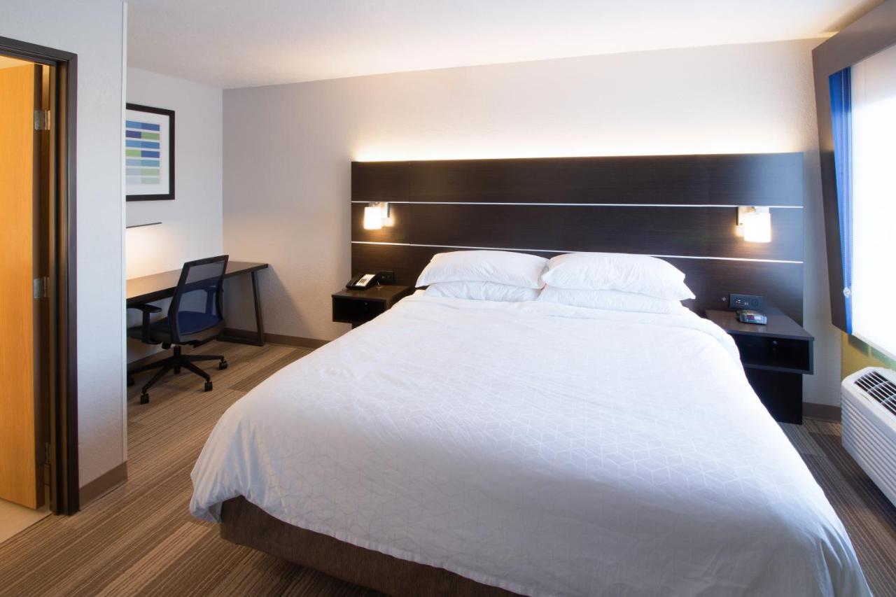 Holiday Inn Express & Suites - Worthington By Ihg Exteriér fotografie