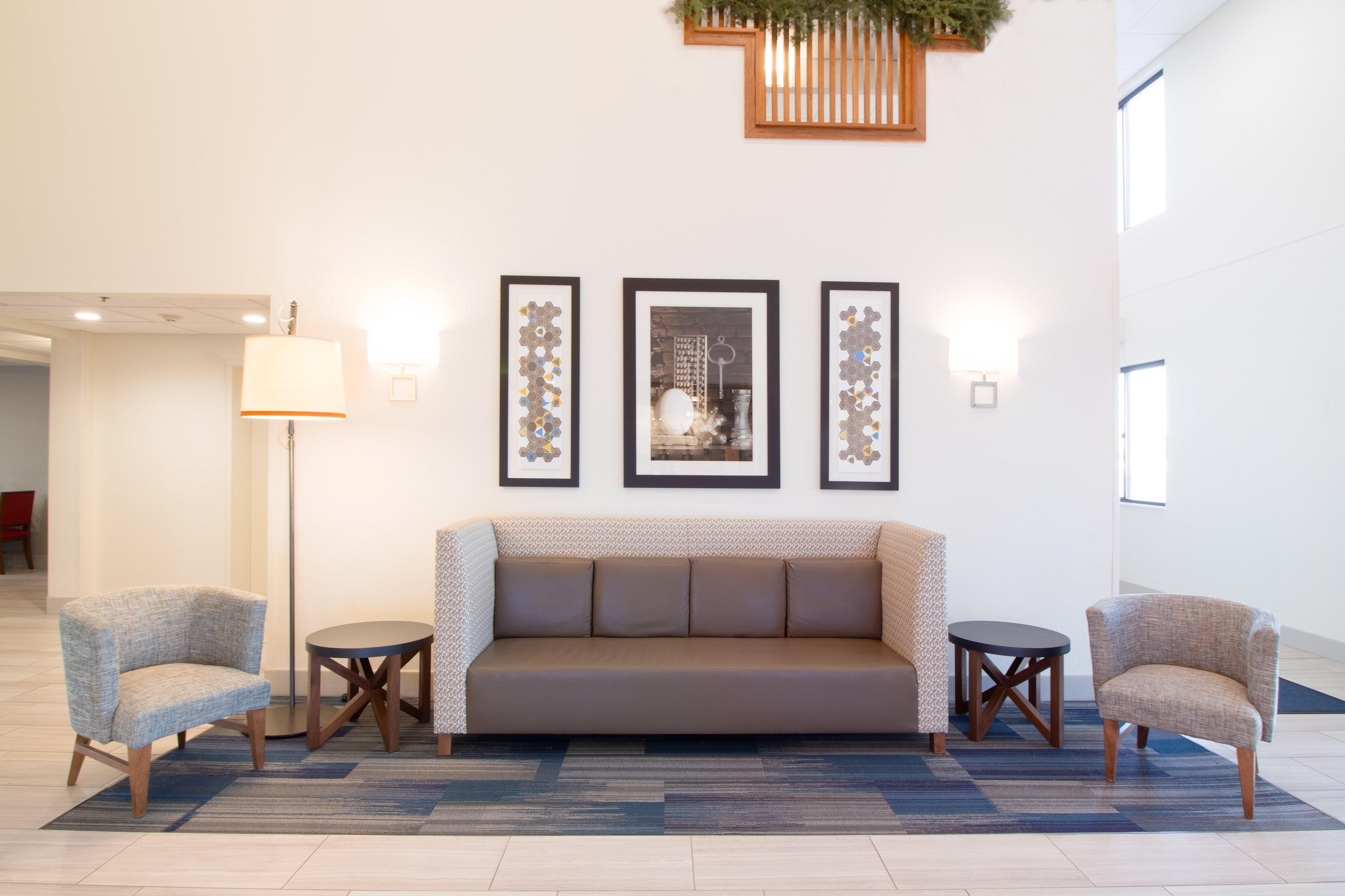Holiday Inn Express & Suites - Worthington By Ihg Exteriér fotografie