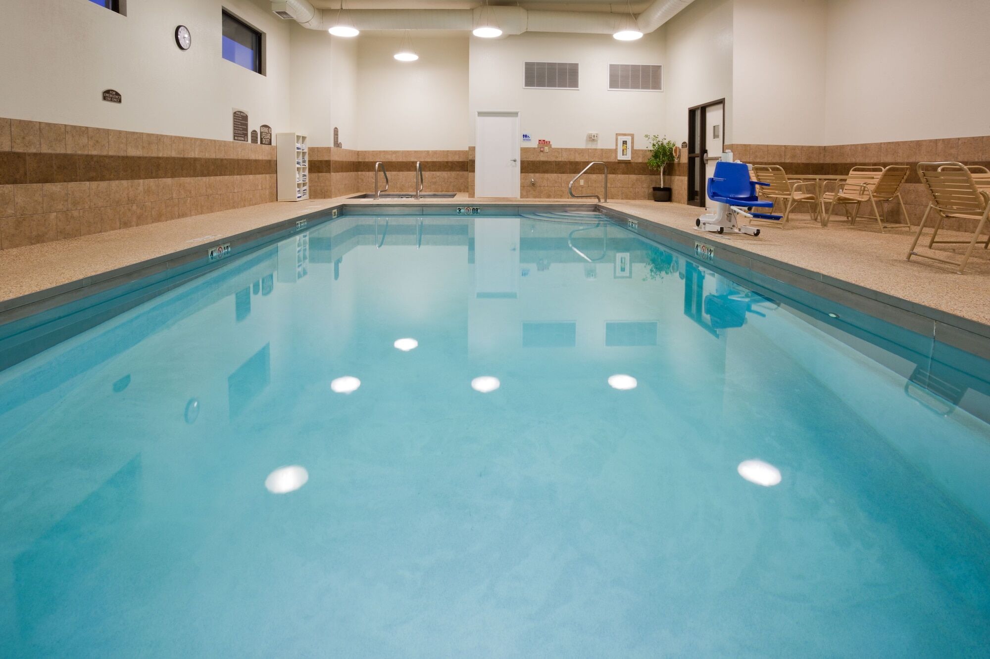 Holiday Inn Express & Suites - Worthington By Ihg Exteriér fotografie